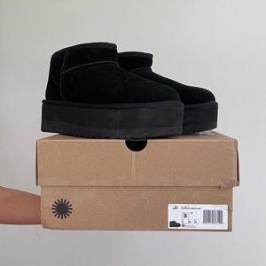Brand New Classic Ultra Mini Platform Ugg Booties Size 8 (comes with box)